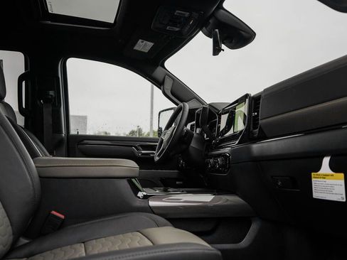 New 2026 Chevrolet Silverado 2500 ZR2 w/ LPO, Dark Essentials Package AWD/4WD image 9