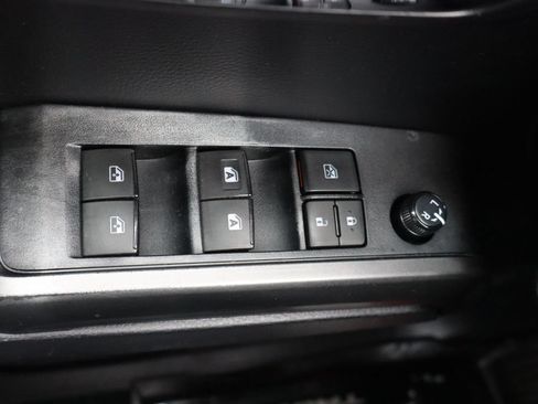 Used 2020 Toyota Tacoma TRD Off-Road AWD/4WD image 24