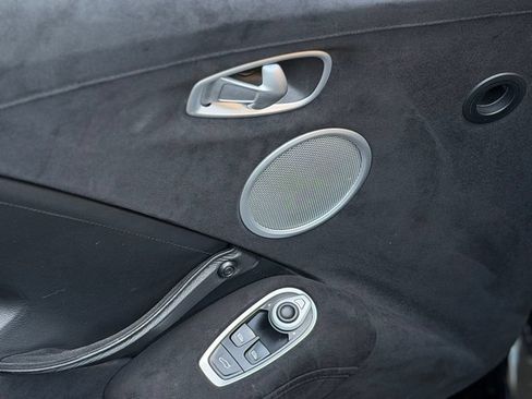 Used 2019 Aston Martin V8 Vantage Coupe RWD image 28