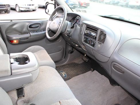 Used 2002 Ford F150 XLT image 12