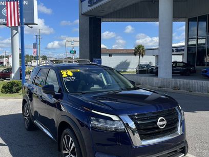 Used 2024 Nissan Pathfinder Platinum w/ Cargo Package