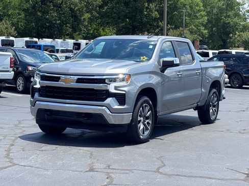 Used 2024 Chevrolet Silverado 1500 LT AWD/4WD image 2