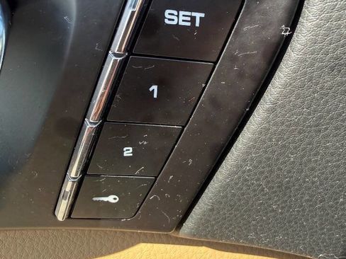 Used 2017 Porsche Cayenne AWD/4WD image 25