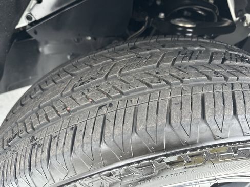 Used 2022 Toyota Tundra SR5 w/ SR5 Convenience Package image 12