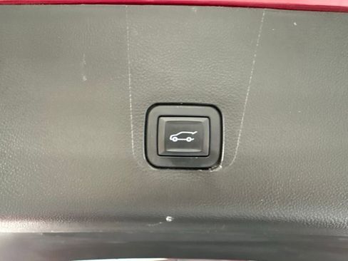 Used 2020 Chevrolet Traverse LT w/ LPO, Floor Liner Package AWD/4WD image 48
