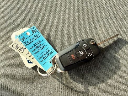 Used 2023 Ford F250 XLT w/ FX4 Off-Road Package image 28