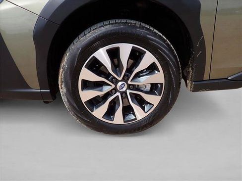 Used 2025 Subaru Outback Touring XT w/ Tech Package 3 AWD/4WD image 7