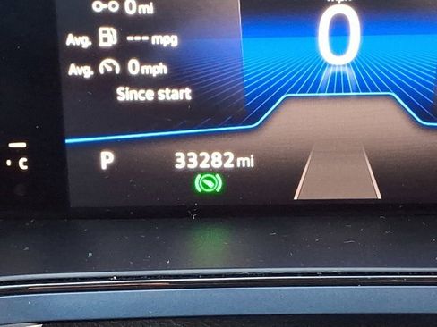 Certified 2022 Volkswagen Taos SE image 25