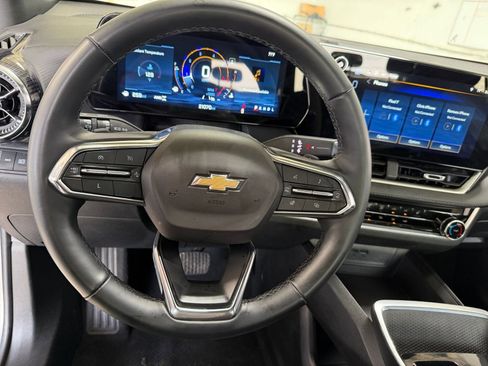 Used 2025 Chevrolet Equinox LT image 27