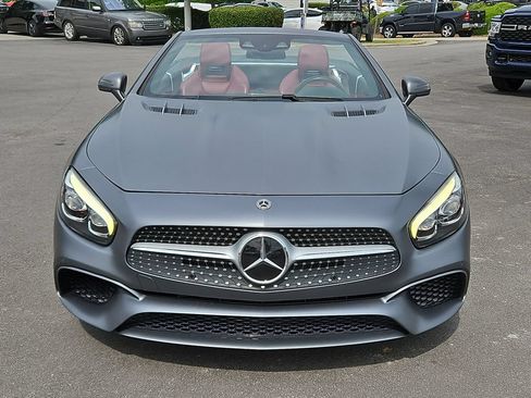 Used 2018 Mercedes-Benz SL 550 image 3