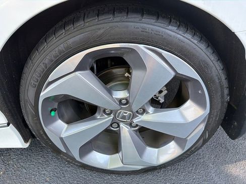 Used 2019 Honda Accord Touring image 19