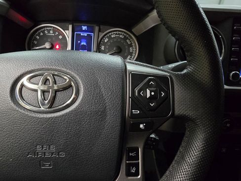 Used 2020 Toyota Tacoma SR5 image 23