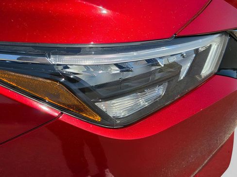 Used 2021 Nissan Versa SR FWD image 31