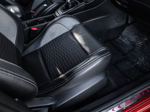 Used 2018 Ford Focus ST w/ Equipment Group 401A image 86