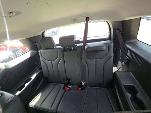 Used 2022 Hyundai Palisade SEL w/ Premium Package FWD image 9