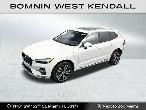 Used 2023 Volvo XC60 T8 Plus image 12