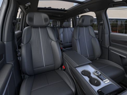 New 2026 Cadillac Vistiq Sport image 16