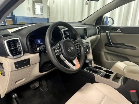 Used 2020 Kia Sportage LX image 8