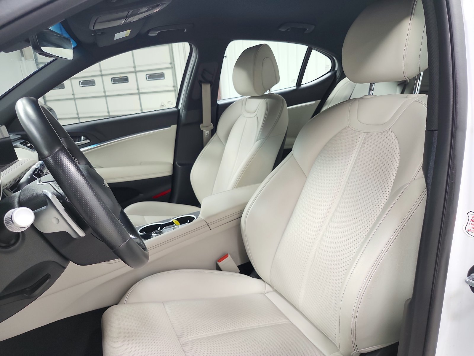 Used 2025 Genesis G70 2.5T RWD image 10
