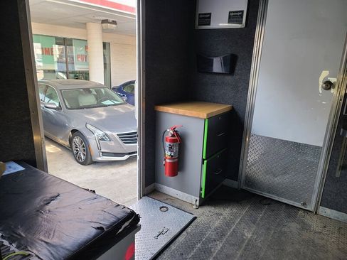 Used 2016 Ford E-450 and Econoline 450 Super Duty image 17