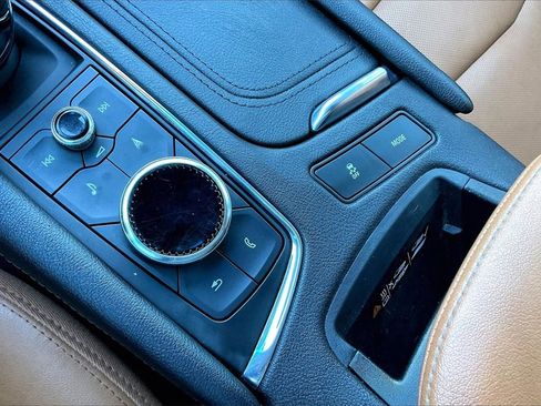 Used 2020 Cadillac XT5 Premium Luxury image 24