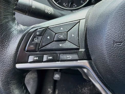 Used 2017 Nissan Rogue SL w/ SL Premium Package AWD/4WD image 12