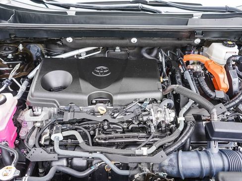Used 2022 Toyota RAV4 XLE AWD/4WD image 26