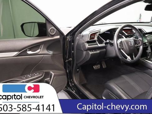 Used 2019 Honda Civic Sport image 9