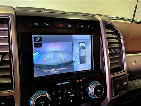 Used 2019 Ford F250 Platinum w/ Platinum Ultimate Package image 15