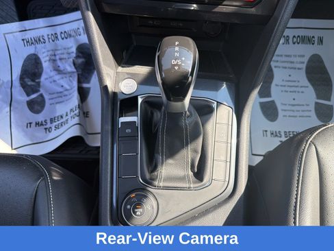 Used 2022 Volkswagen Tiguan SE AWD/4WD image 16