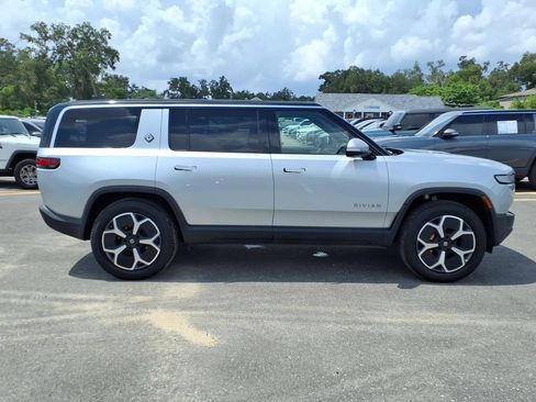 Used 2024 Rivian R1S Adventure AWD/4WD image 8