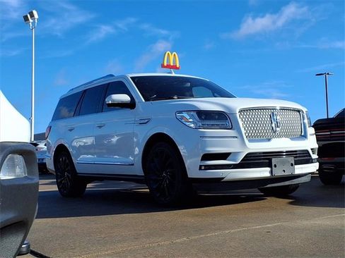 Used 2020 Lincoln Navigator Reserve w/ Equipment Group 208A Reserve image 3