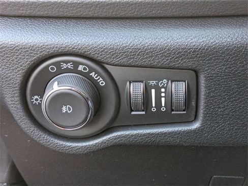 New 2026 Chrysler Pacifica Select image 14