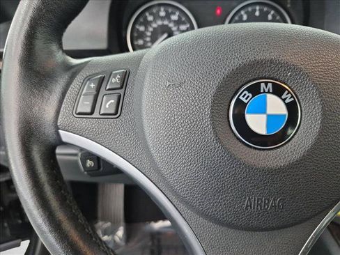 Used 2013 BMW 335i Convertible RWD image 28