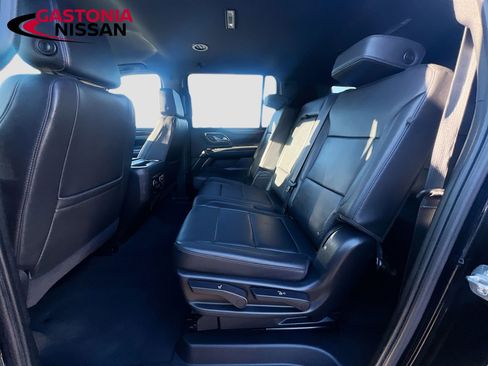 Used 2024 Chevrolet Suburban LT image 33