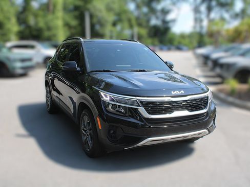 Certified 2023 Kia Seltos S w/ Navigation Package FWD image 15