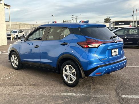 Used 2021 Nissan Kicks S image 4
