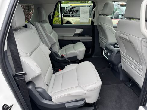 Used 2025 Ford Expedition Max Active AWD/4WD image 34