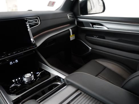 New 2026 Jeep Grand Wagoneer Limited image 14