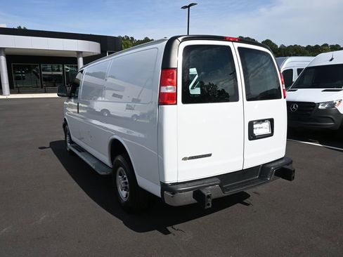 Used 2024 Chevrolet Express 2500 w/ Driver Convenience Package RWD image 4