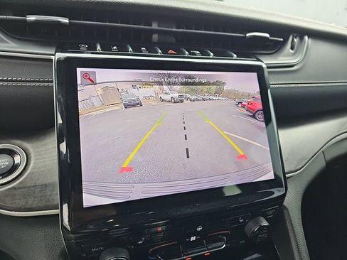 Used 2023 Jeep Grand Cherokee L Limited image 23