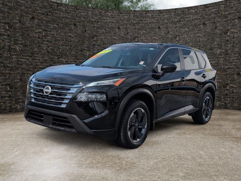 Used 2024 Nissan Rogue SV AWD/4WD image 6