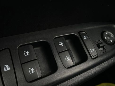 Used 2023 Hyundai Venue SE image 26