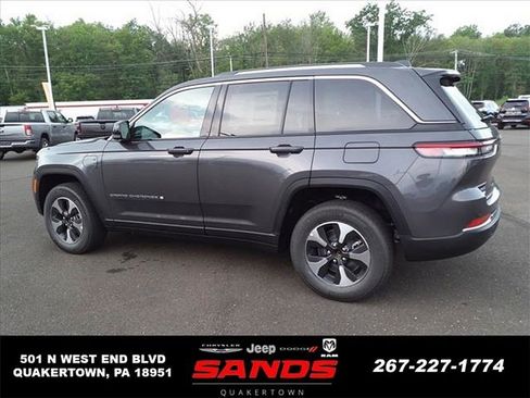 New 2023 Jeep Grand Cherokee 4WD 4xe w/ Luxury Tech Group II image 6