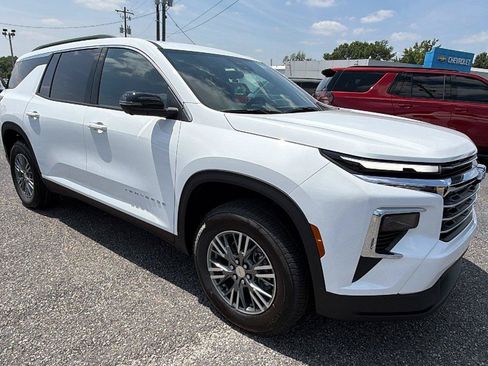 New 2026 Chevrolet Traverse LT w/ Driver Confidence Package FWD image 6