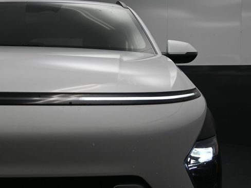 Used 2025 Hyundai Kona SEL FWD image 10
