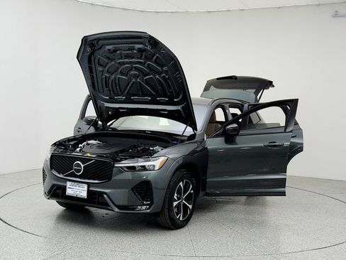 New 2026 Volvo XC60 B5 Core w/ Climate Package image 9