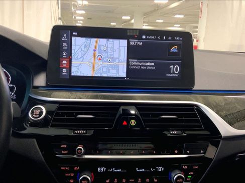 Certified 2023 BMW 530e xDrive w/ Premium Package image 34