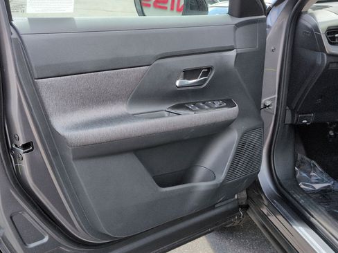 New 2026 Nissan Kicks SV FWD image 13