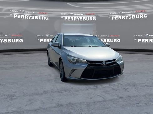 Used 2016 Toyota Camry SE FWD image 2
